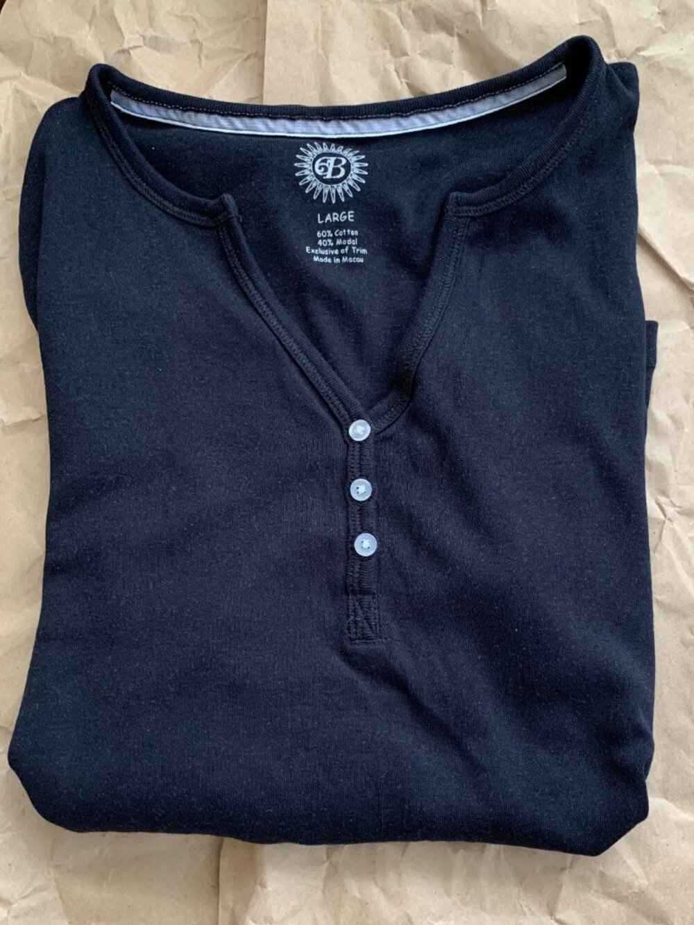 WOMEN'S PRELOVED LARGE BLACK COTTON AND MODAL TSHIRT.